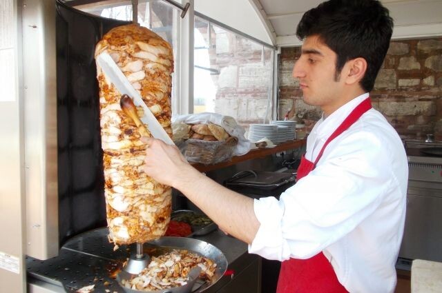    Шаурма - блюдо и сытное, и полезное.