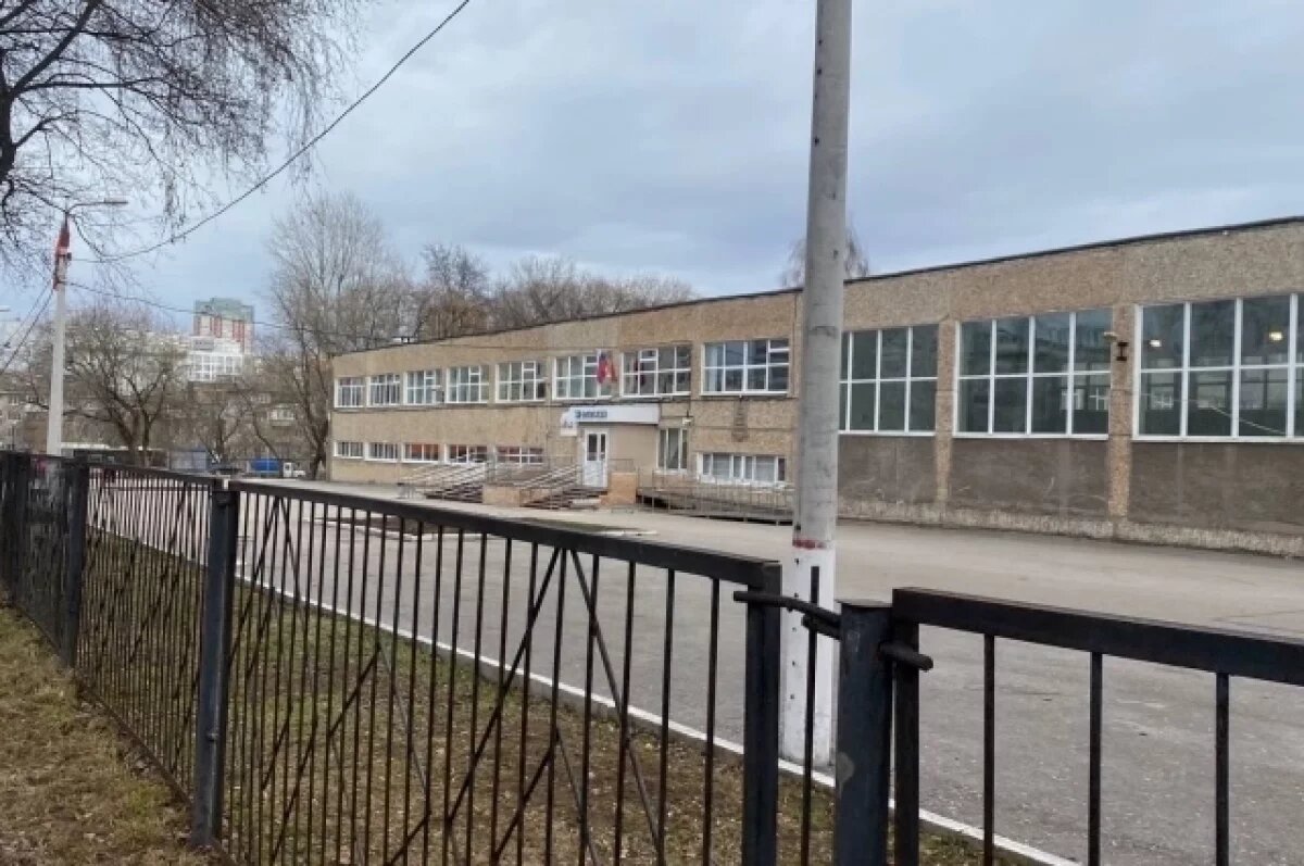    В Саратове заменят ограждения в более 80 школах и детсадах