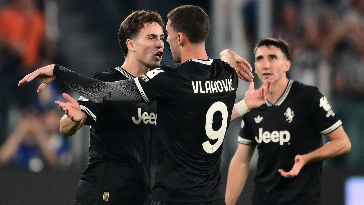    Кенан Йылдыз и Душан Влахович. AFP