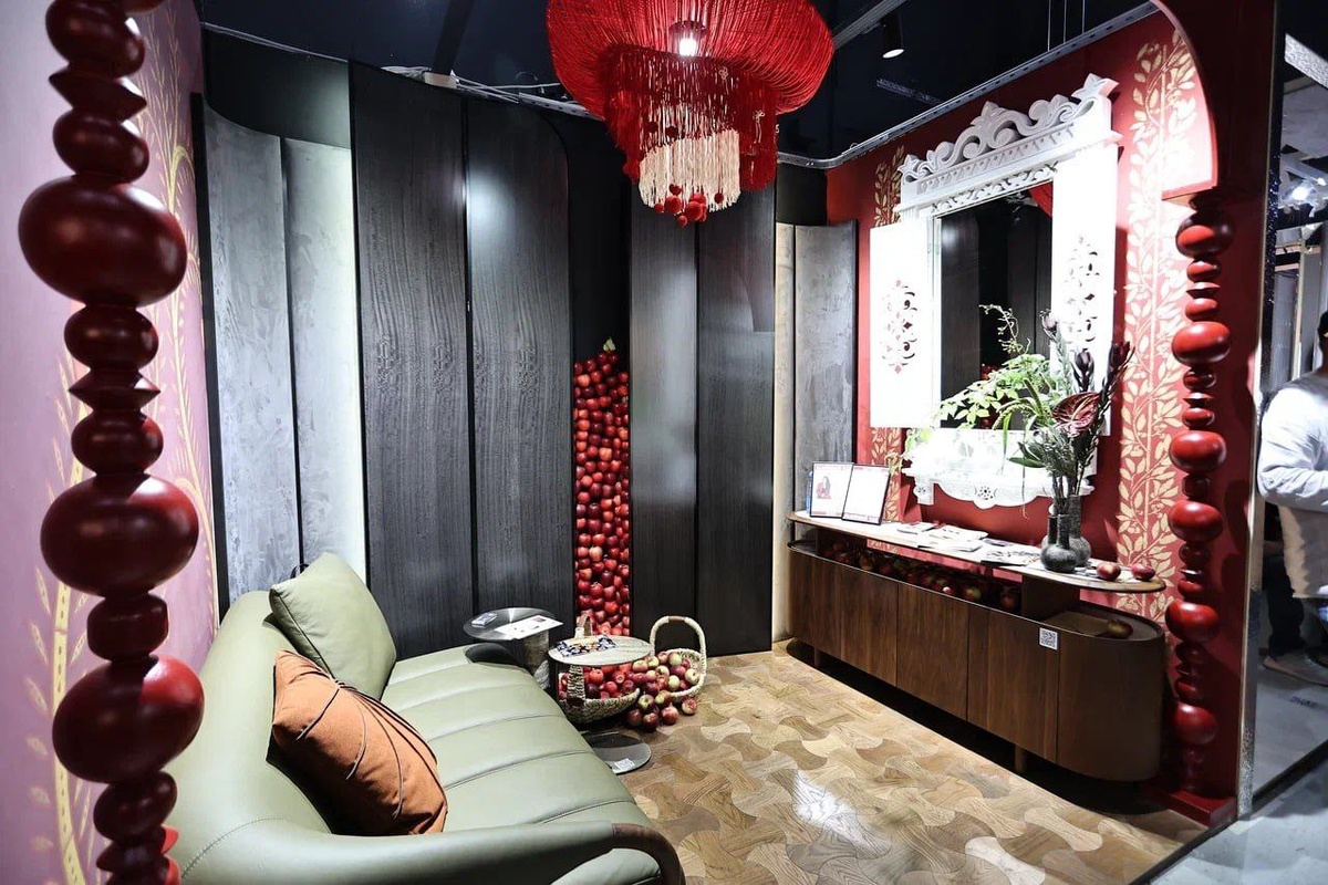 Одна из капсул дизайнеров интерьера на выставке "Русский дом. креативные регионы". 