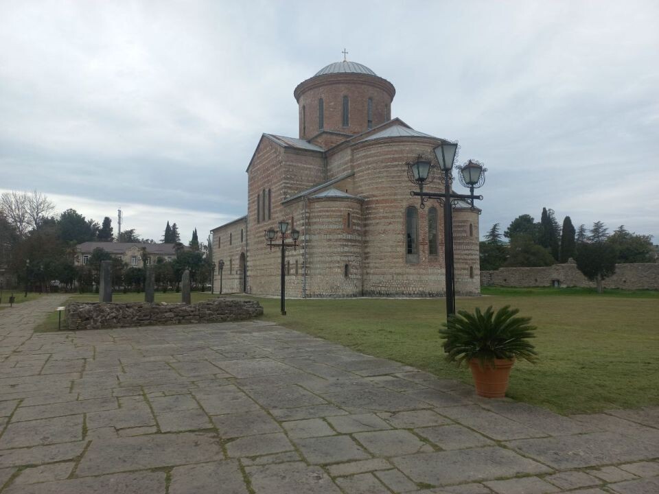    Патриарший собор в честь Андрея Первозванного в Пицунде. Источник: Олеся Веселкова / "Толк"