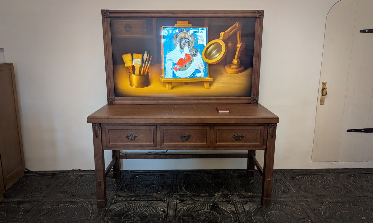 Общий вид стола.