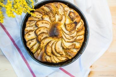 Эта шарлотка готовится за 30 минут. Нежная и сочная. Гости в восторге — пошаговый рецепт  📷
