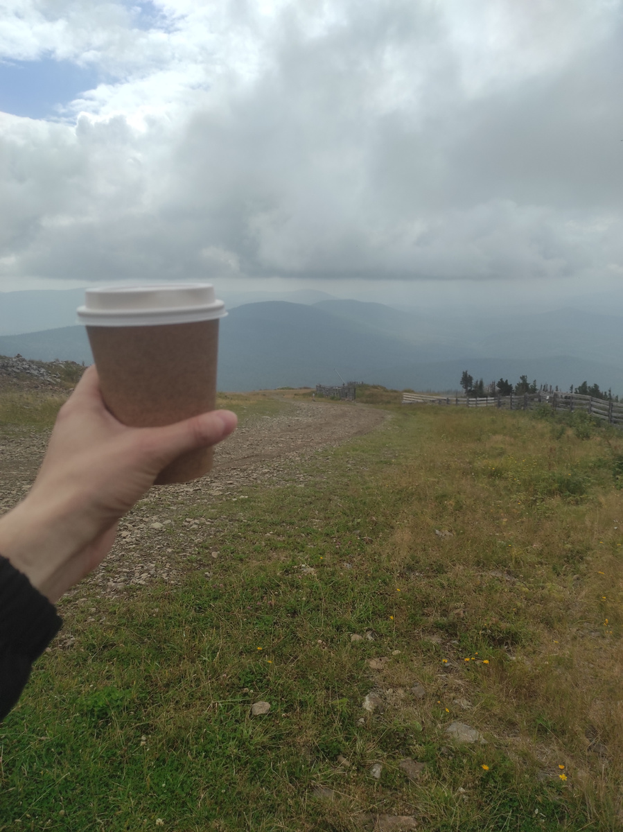 На одной из вершин гор Шерегеша. Вид вживую просто завораживает!