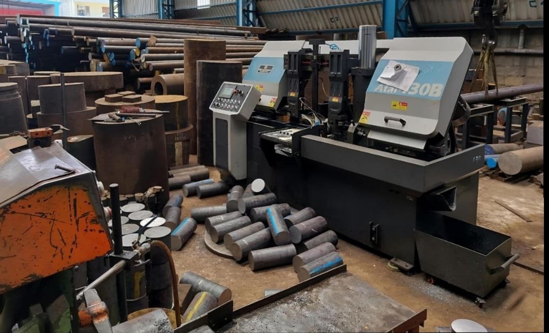 Резка металла на ленточнопильном станке в Челябинске