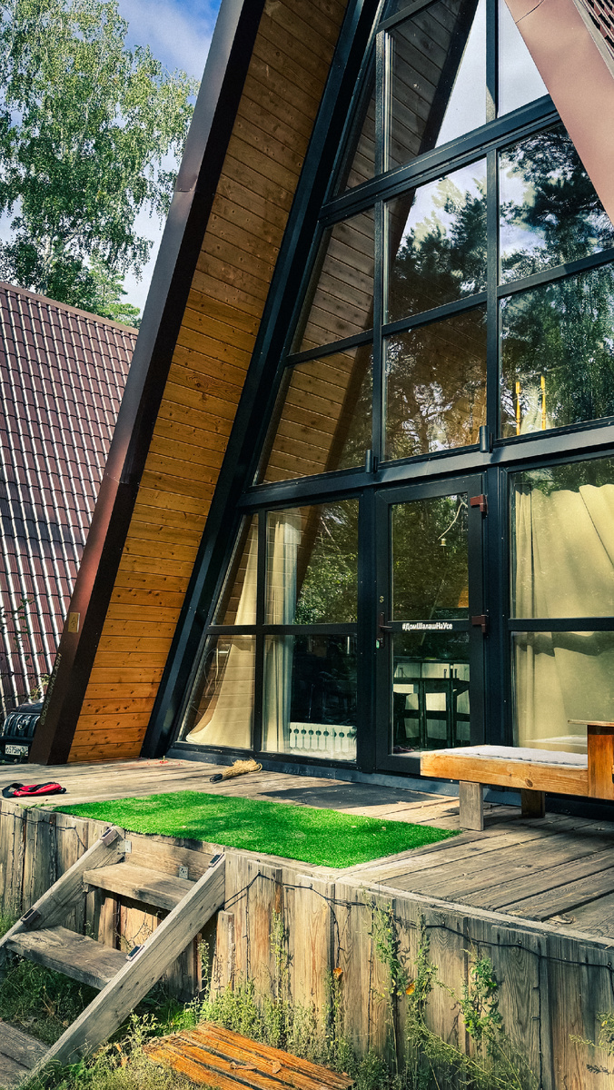 Дом-шалаш на Усе