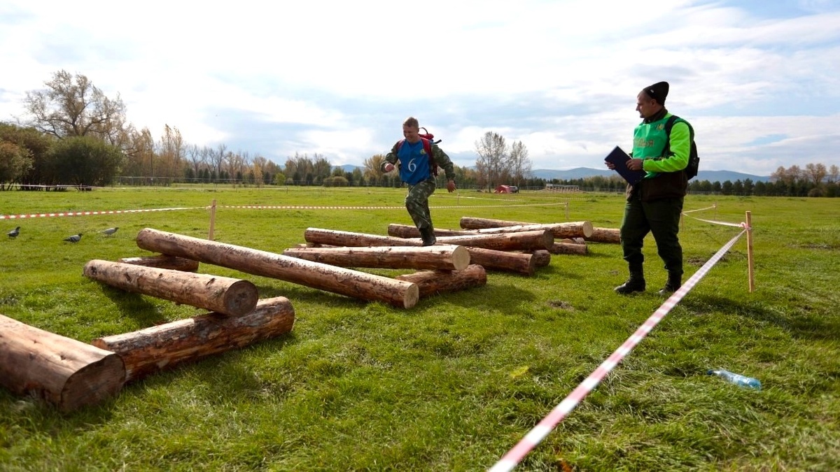    Евгений Агеев из Ханты-Мансийска борется за звание лучшего лесного пожарного России