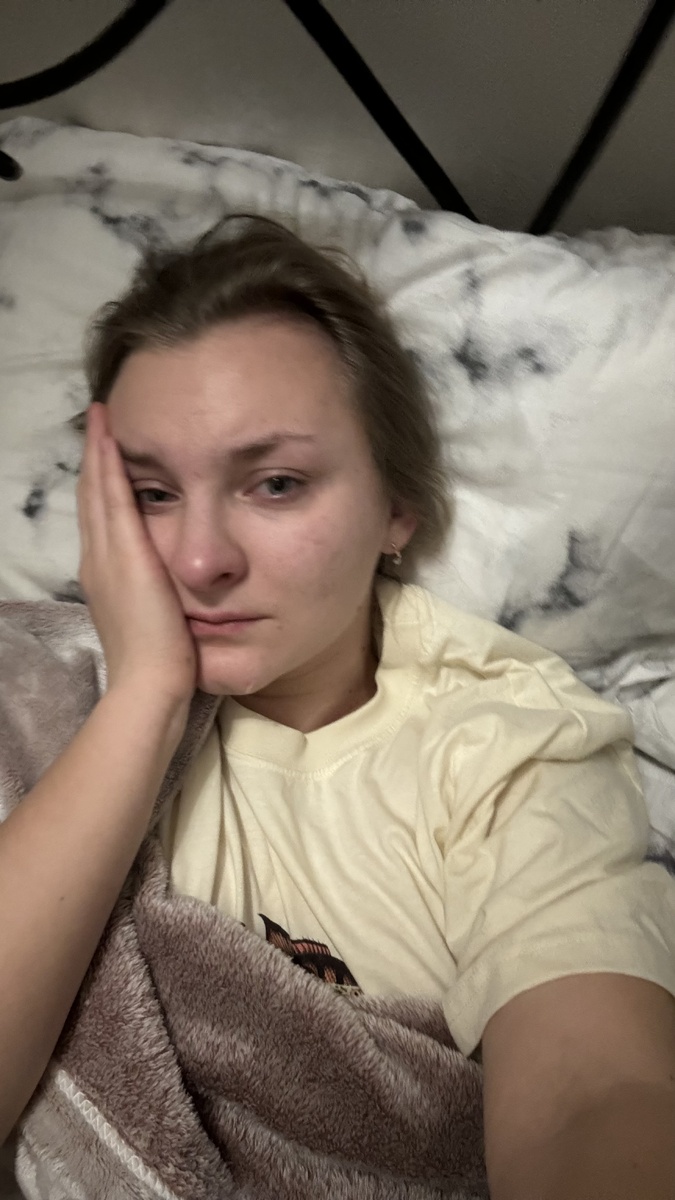 Примерно вот так я себя чувствовала ежедневно. Не знаю зачем я себя фоткала, видимо, на память