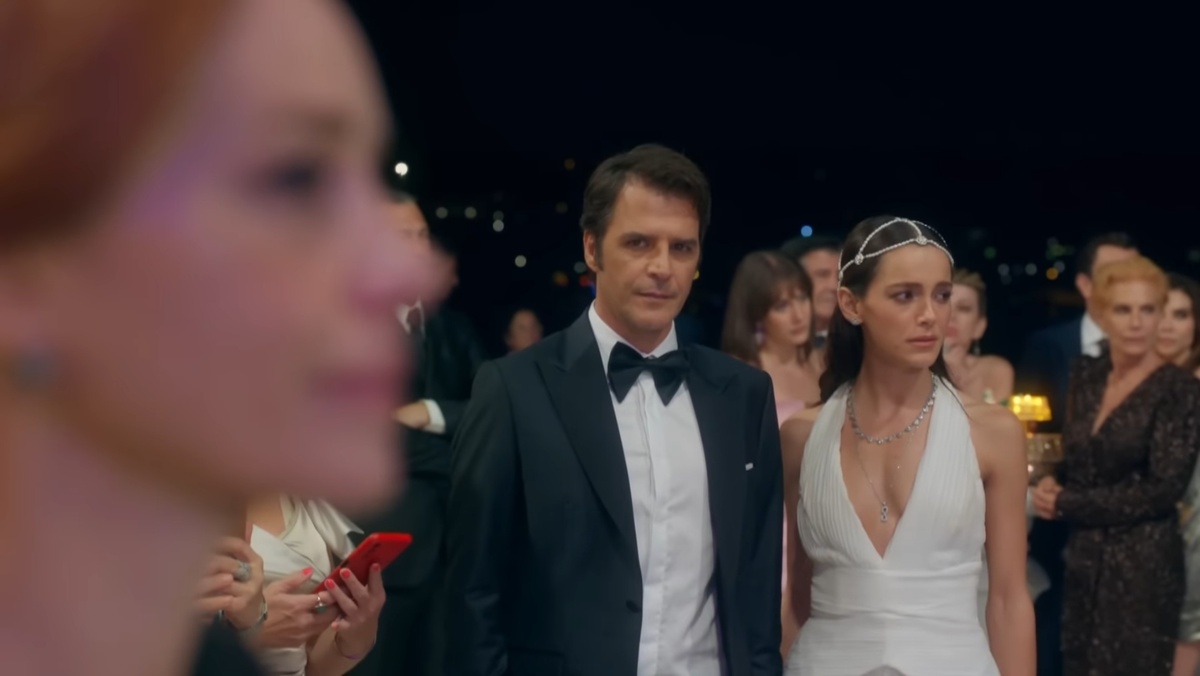 кадр из сериала "Зависть"