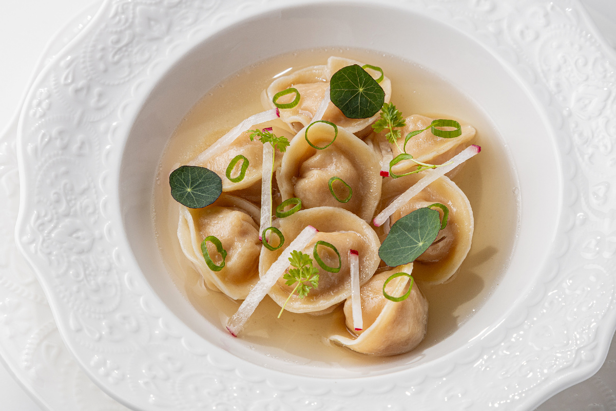 Пельмени с цыпленком в бульоне фо-бо, Modus