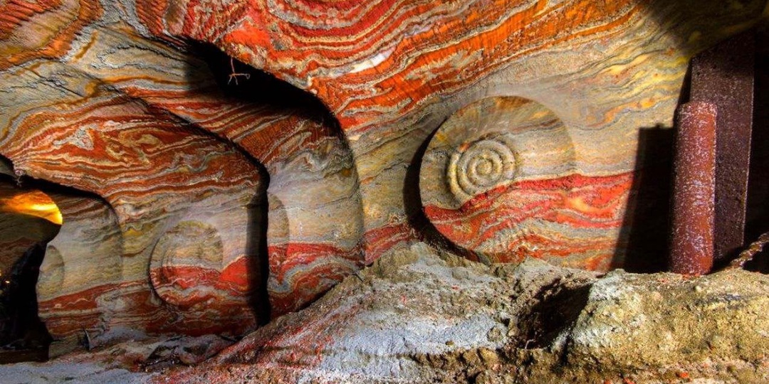 🔷 Карналлитовая пещера— это заброшенная соляная шахта, расположенная недалеко от Екатеринбурга