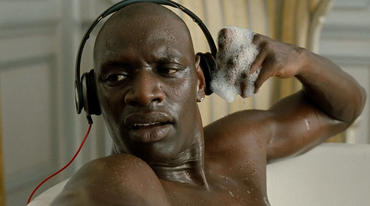    Кажется, люди слишком сильно демонизируют наушники. Кадр из фильма «1+1»