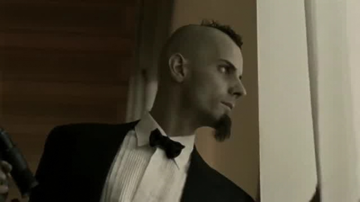 Кадр из клипа Rammstein: Ich Will (2001)