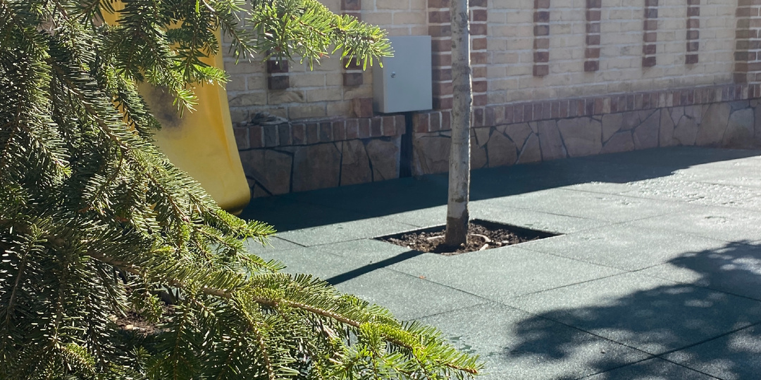 Резиновая плитка - безопасность на вашем участке