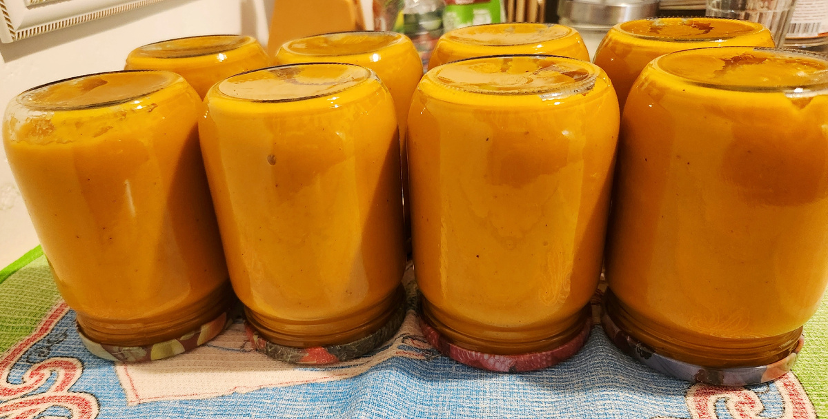 В одной баночке вижу пузырек... значит может взорваться). Посмотрим, время покажет, если что, напишу здесь об этом.