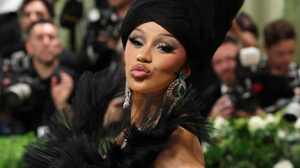 Карди БиФото: Marleen Moise, Glamour