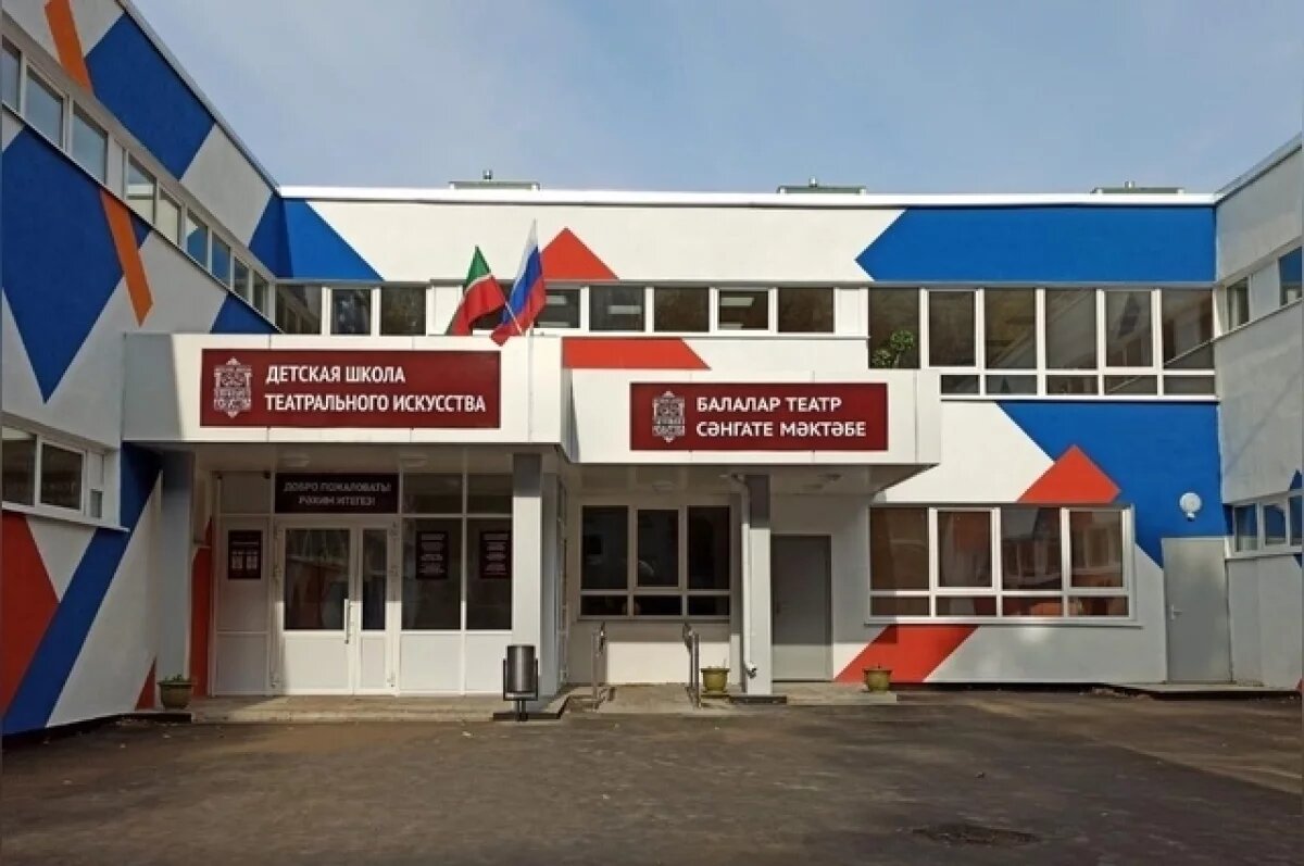     Педагоги жаловались на урезанные часы, давление и кадровую чехарду.