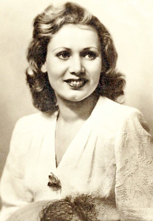 Фото: Лидия Смирнова в молодости 