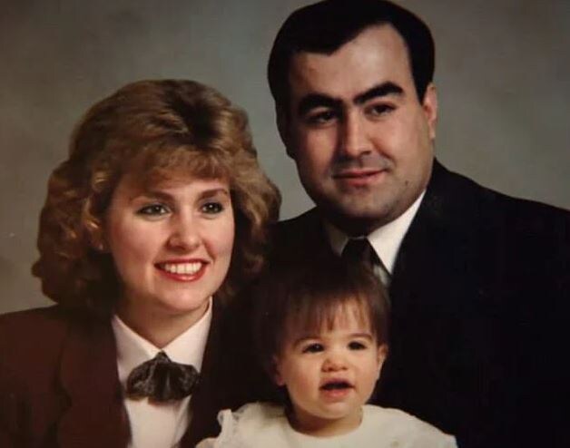 Нура с родителями