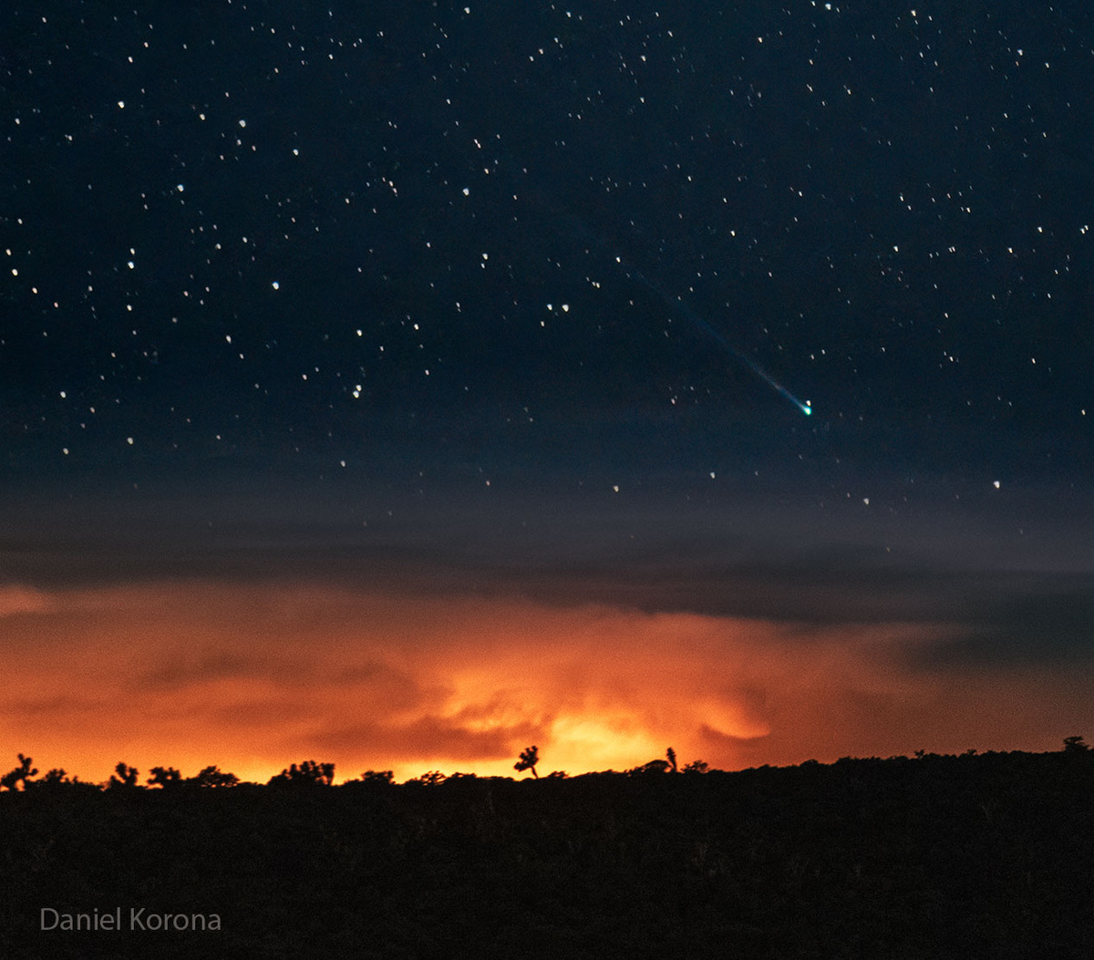 Комета SWAN25B в небе над Мексикой. Источник: Daniel Korona