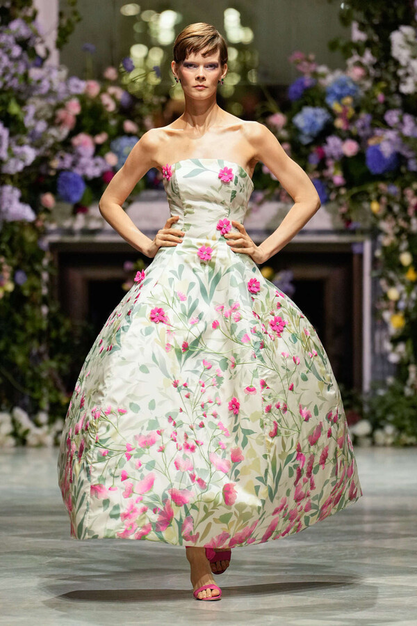 Показ коллекции Nardos Весна-Лето 2026 на Неделе моды в Нью-Йорке SS26 (16 сентября 2025 г.).