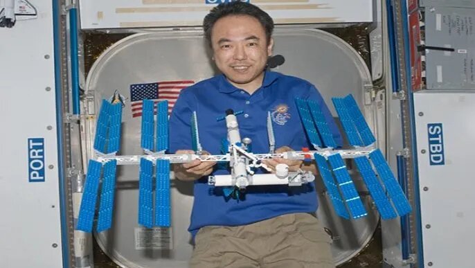 Сатоси Фурукава и набор 21321 (Космическая станция)