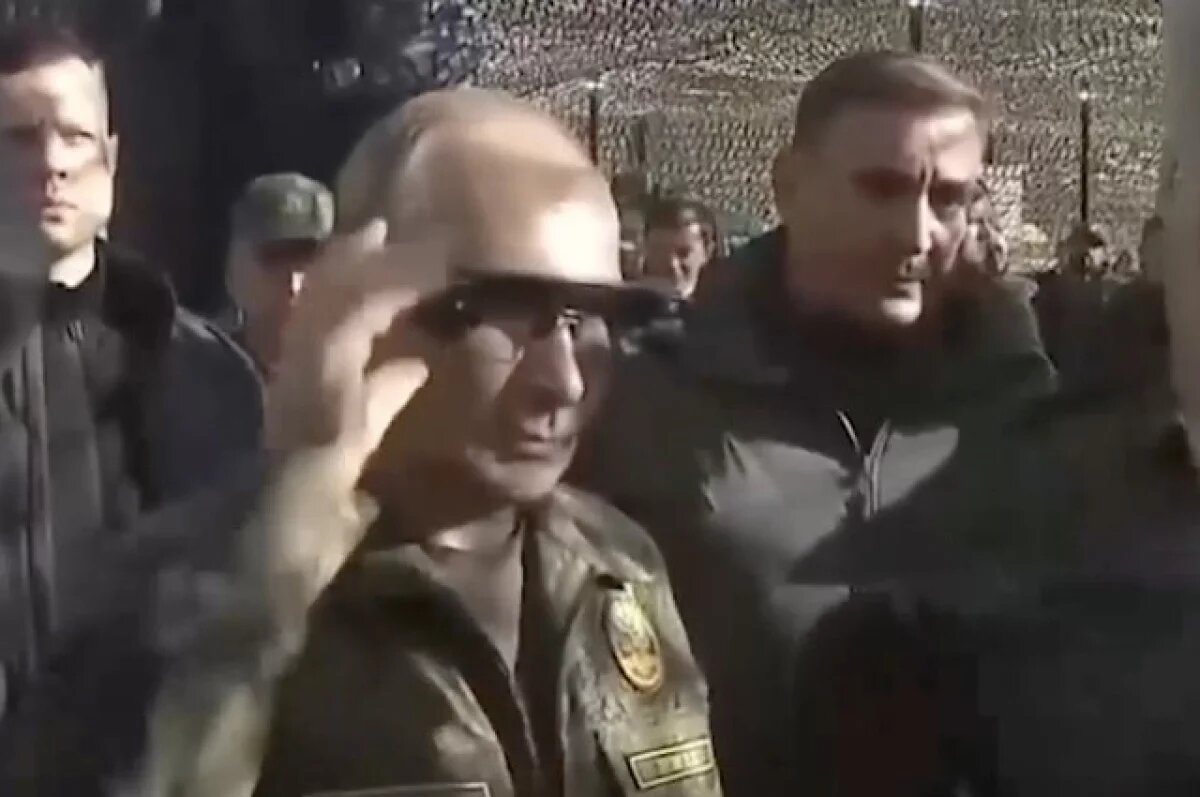    Путин примерил очки «Стрекоза», которые позволяют видеть мины в земле
