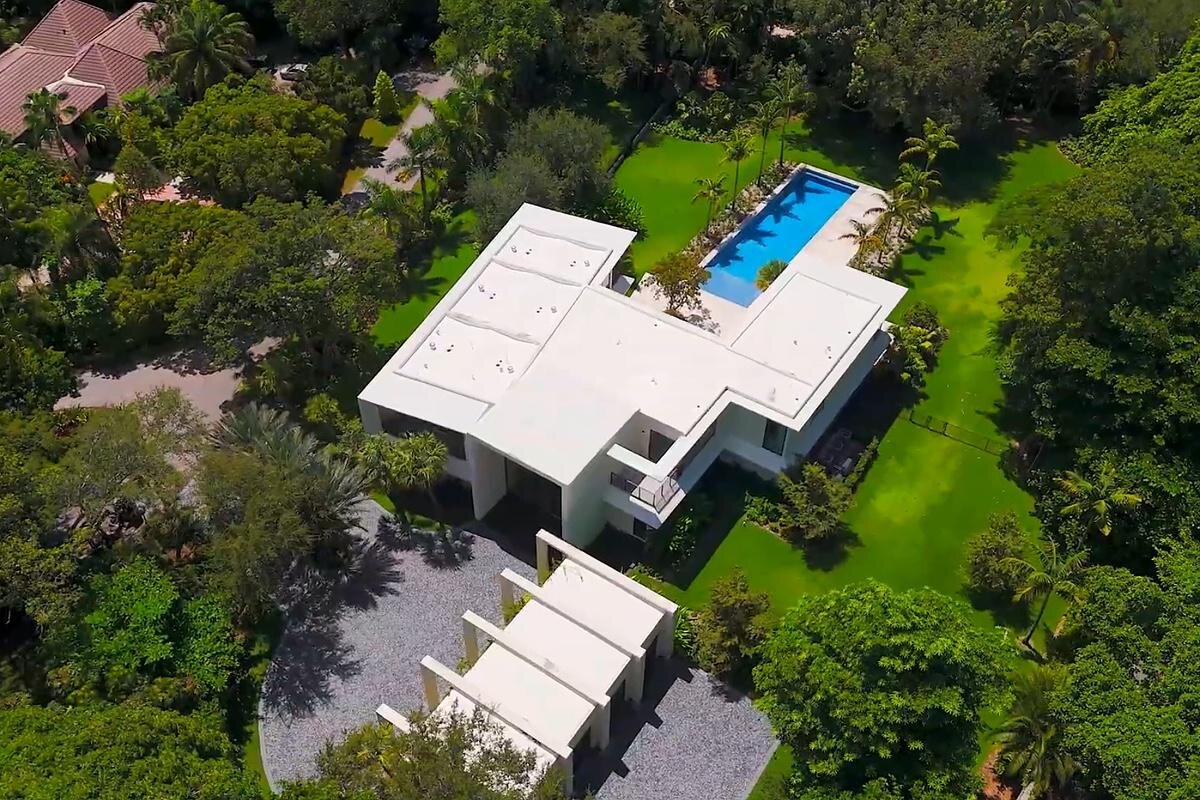    Brown Harris Stevens / ToniSchragerTeam1 / YouTube