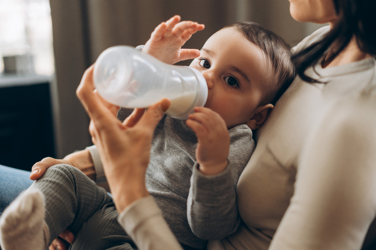 Правильное положение для кормления ребенка 