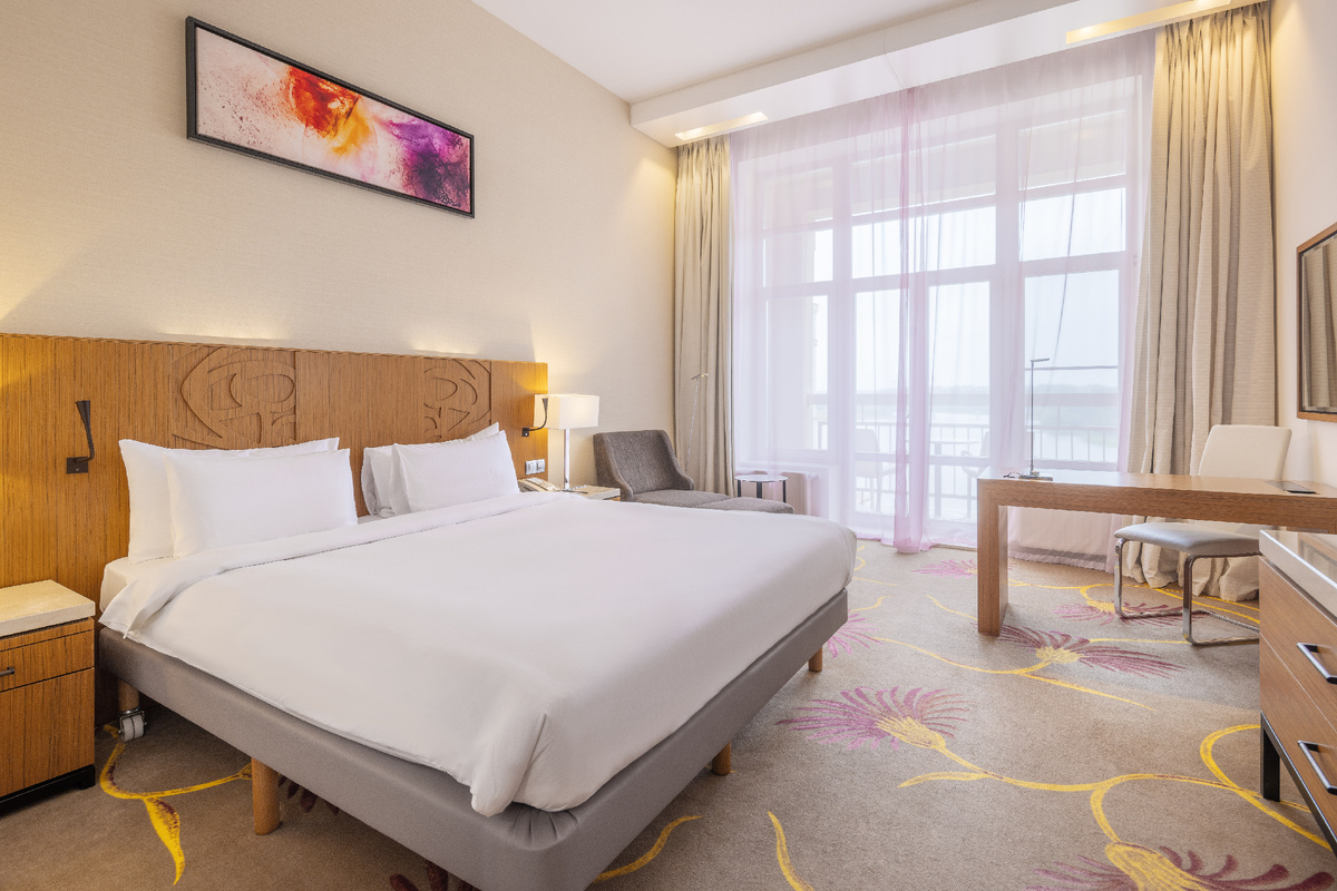 Superior с видом на реку