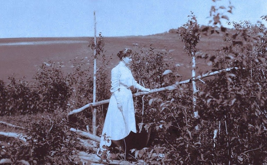 Великая княгиня Елизавета Федоровна на прогулке в Ильинском