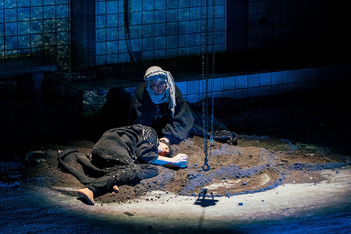    Сцена из спектакля «Натан Мудрый»