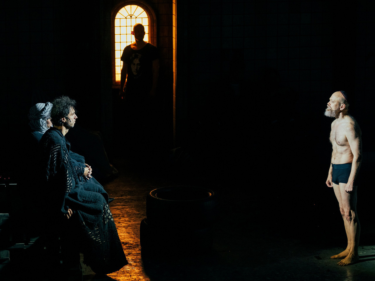    Сцена из спектакля «Натан Мудрый»