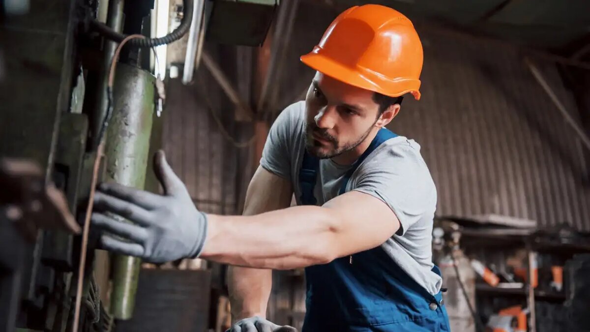    Рабочий. © freepik.com