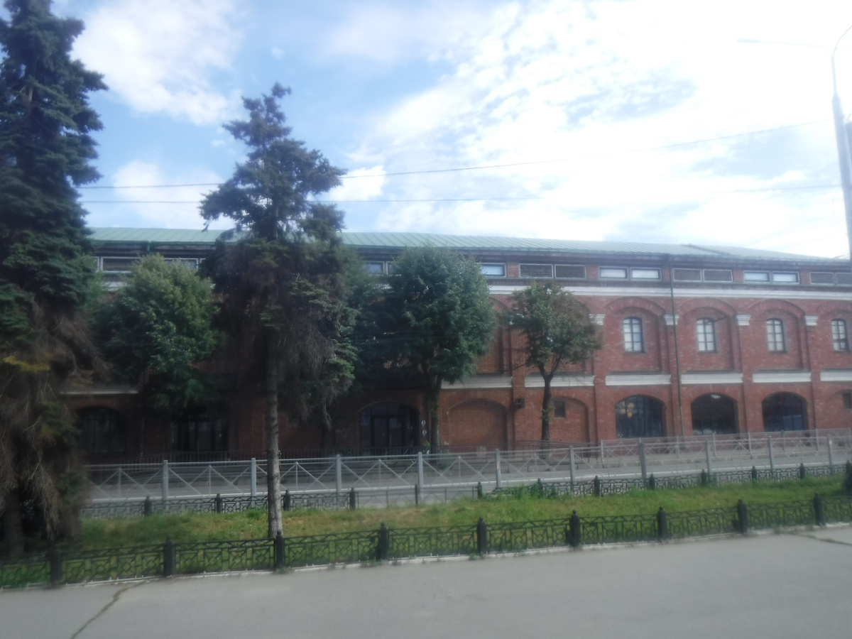 Краивое здание 