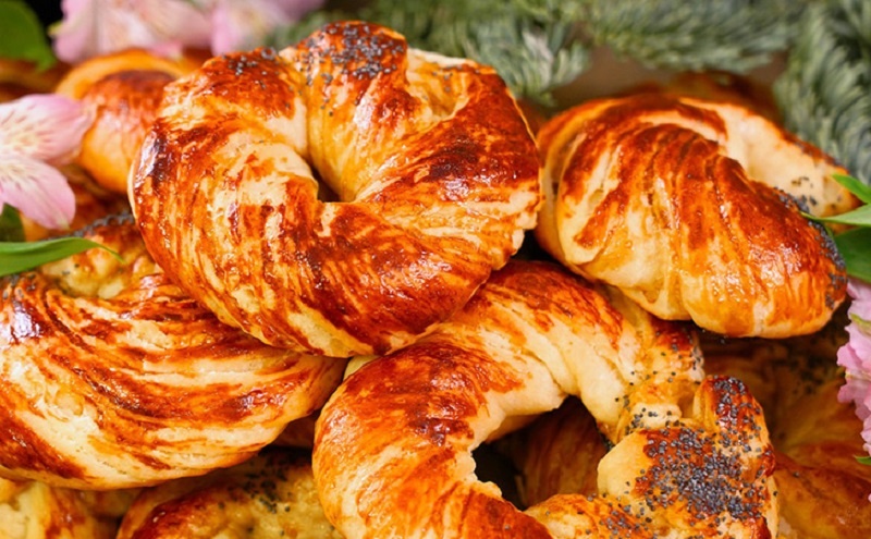 Восточные булочки с сотней слоёв: секрет воздушности и долгой свежести