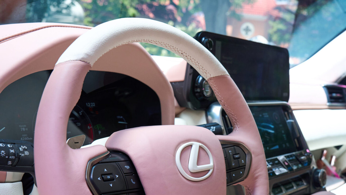    Lexus Glam LX. Фото Lexus