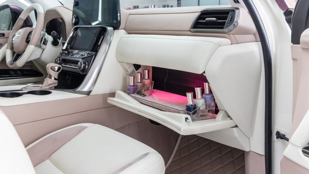    Lexus Glam LX. Фото Lexus