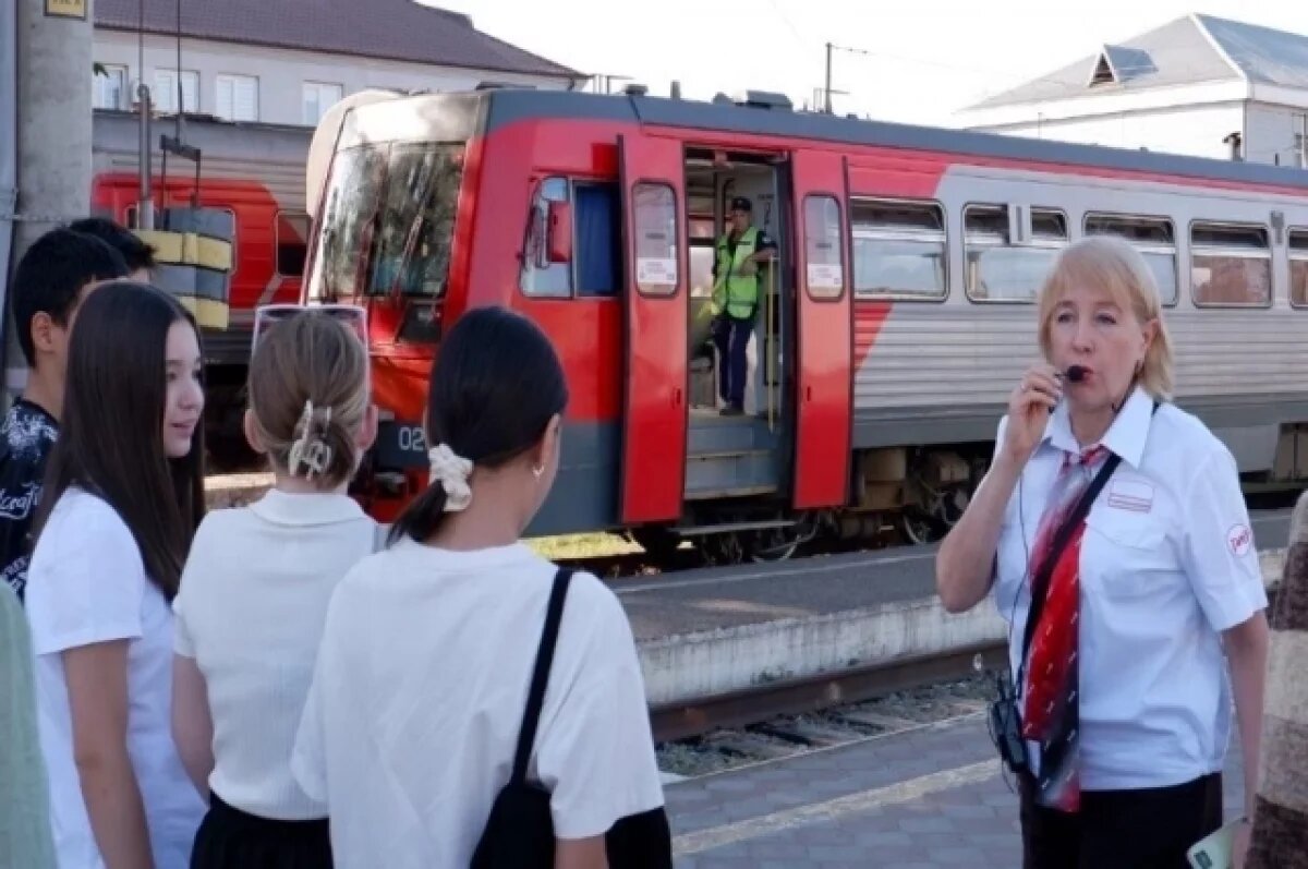    Экскурсию в рамках проекта «Книжный вагон» провели на жд вокзале Астрахани