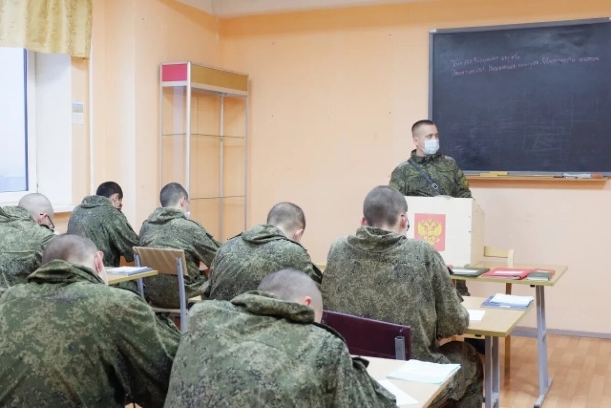    Волгоградцев планируют призывать на службу в армию круглый год