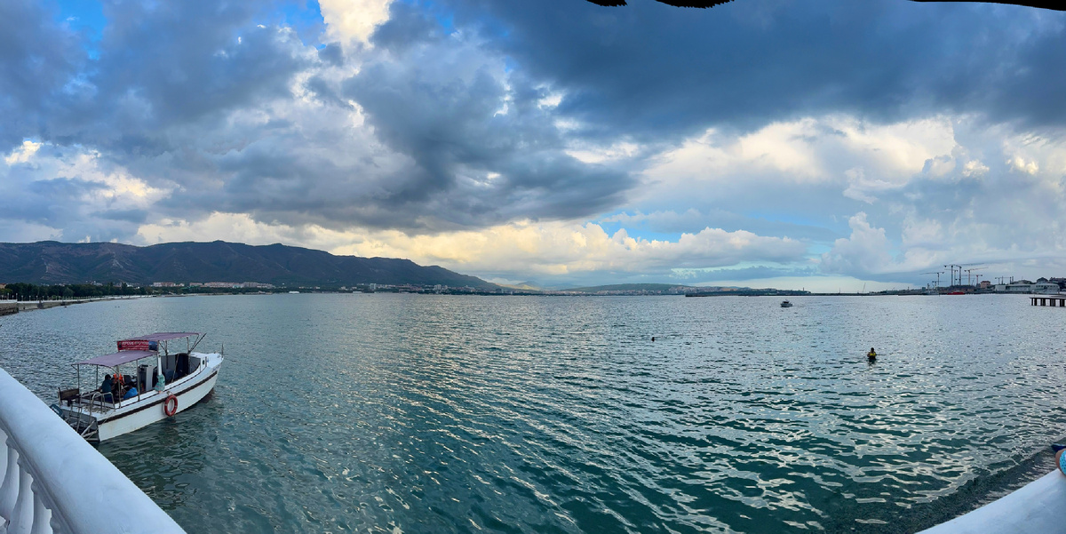 Вид, которым мы любуемся каждый день. Фото автора.