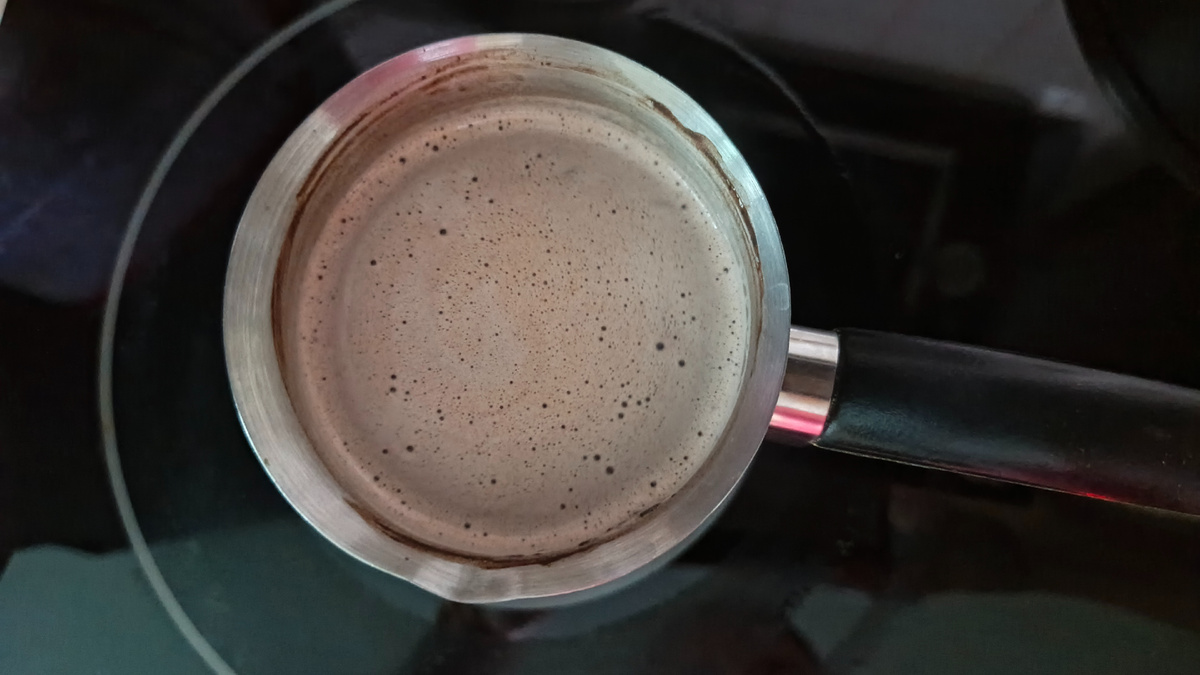 Какао, сваренное на коровьем молоке. Фото автора.