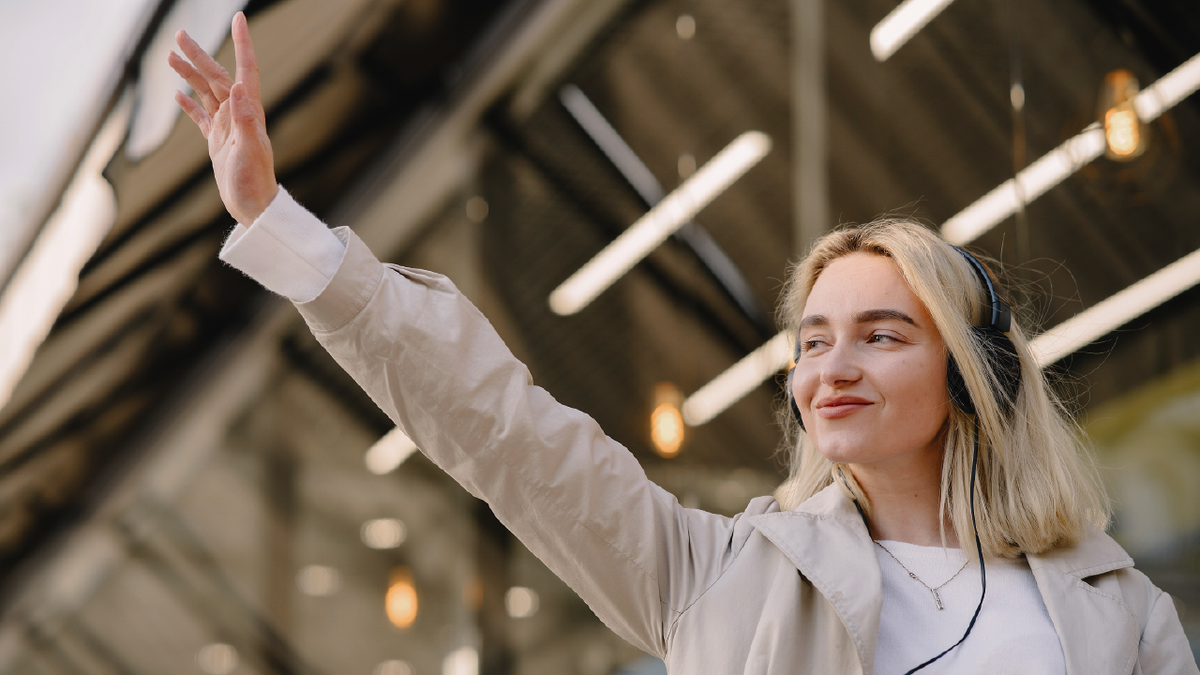Человек переворачивает страницу и пишет иной сценарий своей жизни.