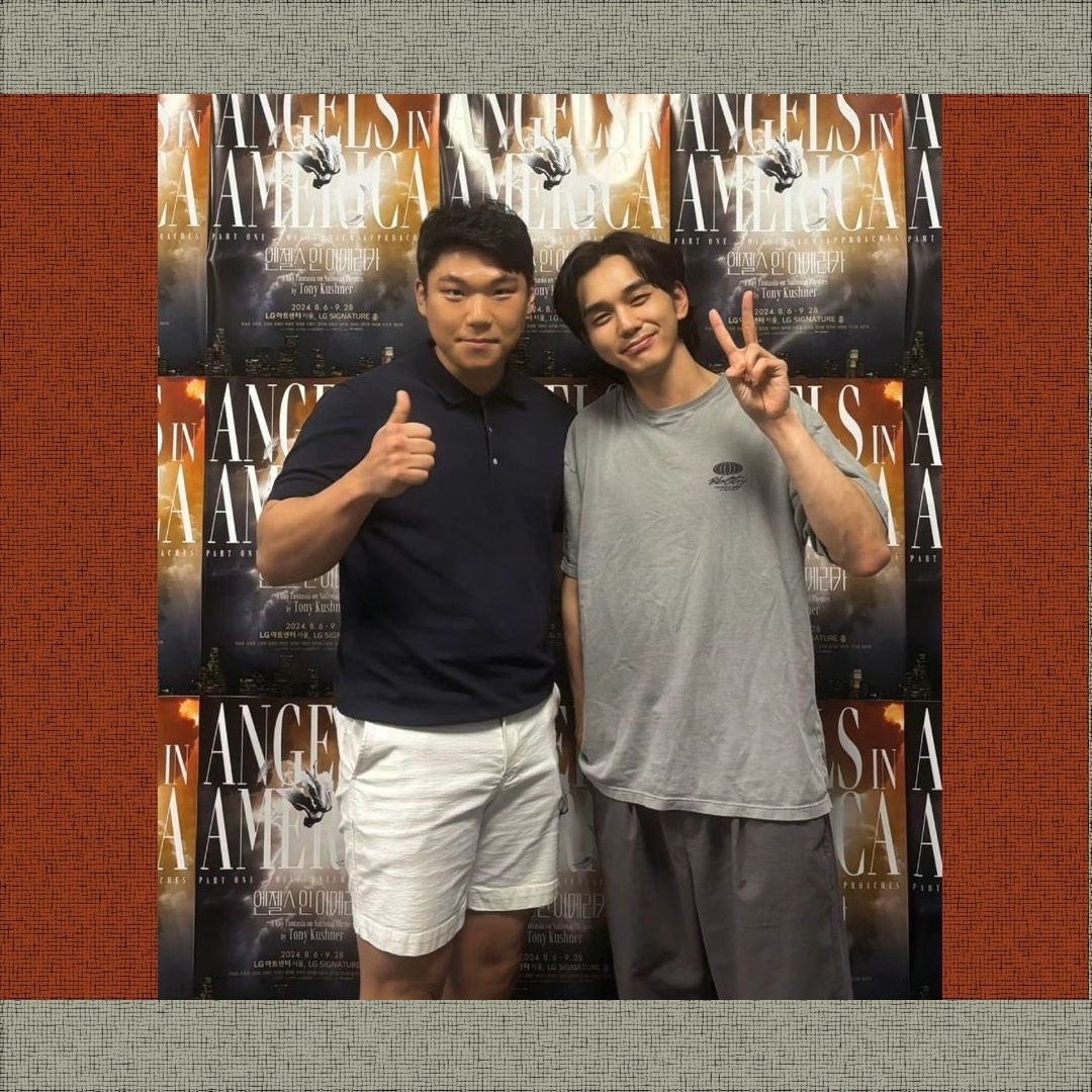 01 Серое с серым в разном оттенке. Скучно? Для меня вовсе нет. С учетом черных волос тем более