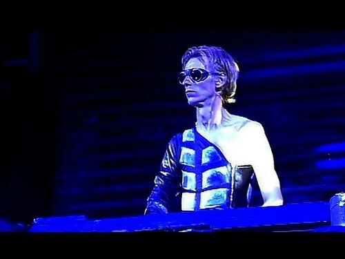 Кристиан Лоренц имеет прозвища "Доктор" и "Пушинка". "Пушинкой" музыканта прозвали за его худобу, а "Доктором" - за то, что в молодости он хотел стать хирургом