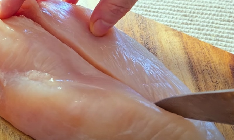 Готовим особое блюдо из обычной куриной грудки 