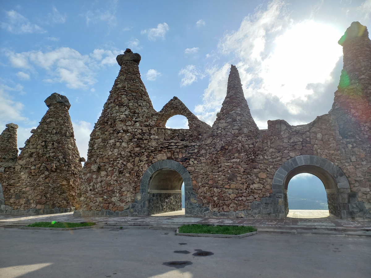 Арка на въезде в Горис