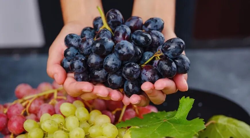   Регулярное употребление винограда помогает сохранять здоровье и молодость кожи (Shutterstock/FOTODOM)