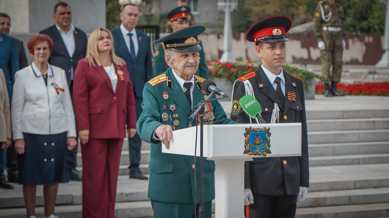 С Днем освобождения Брянщины земляков поздравил ветеран войны Шапошников