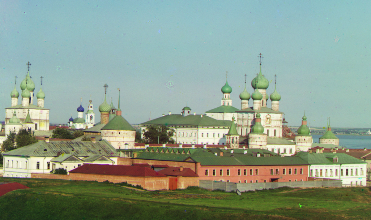 Ростовский Кремль в начале прошлого века, снятый Прокудиным-Горским с колокольни Церкви Всех Святых 